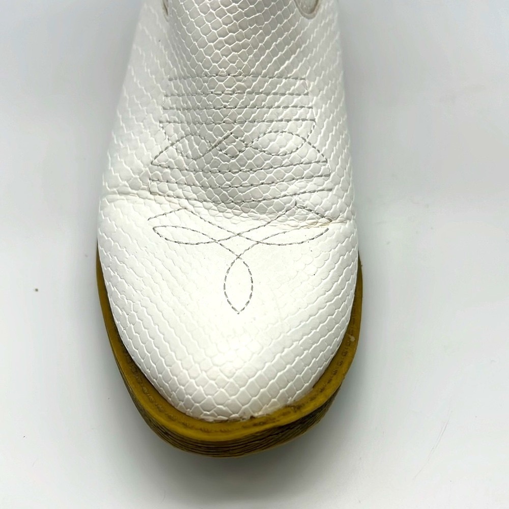 Coconuts By Matisse - Pistol White Faux Leather Snake Print Ankle Boots Size 7.5 - Picture 4 of 15